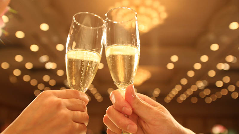 結婚式でのオープニングムービーとは?